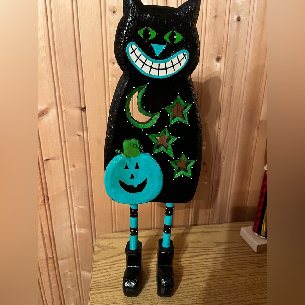Handpainted Wooden Halloween “Kreepy Kat”